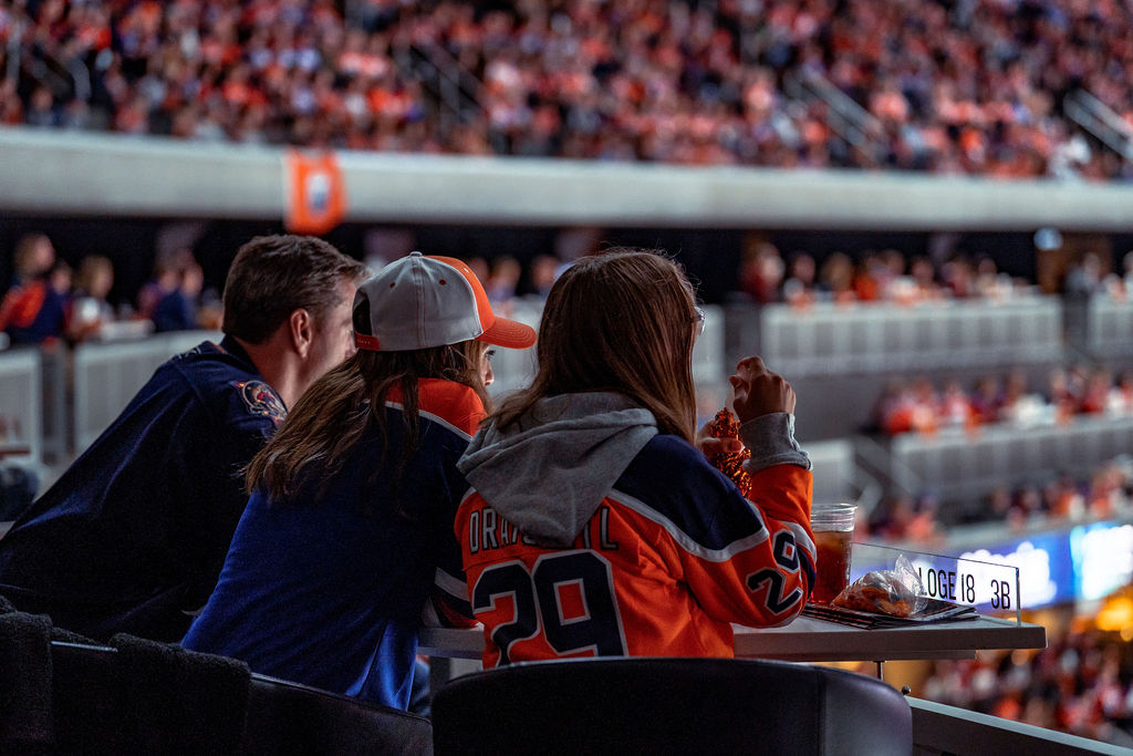 Loge Table